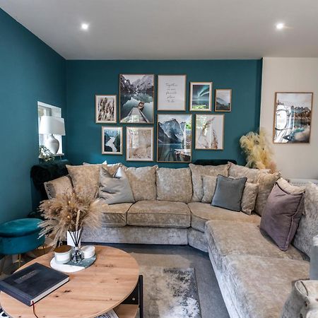 Spring Mount Huge Luxury Full Apartment- Harrogate Centre-Two Extremely Comfy Kingsize Bedrooms-Fully Equipped Modern Kitchen-Cosy Living Room With Huge Tv Екстериор снимка