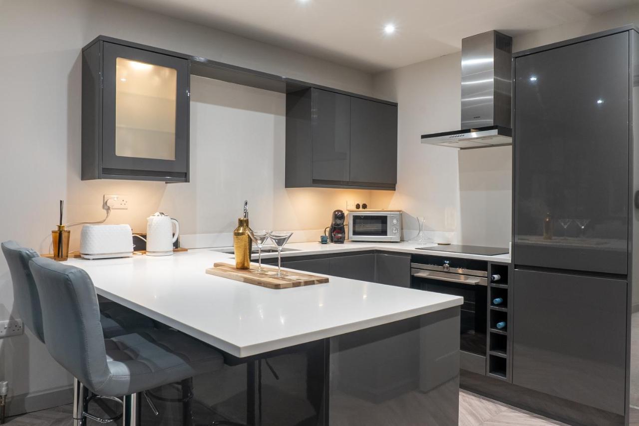 Spring Mount Huge Luxury Full Apartment- Harrogate Centre-Two Extremely Comfy Kingsize Bedrooms-Fully Equipped Modern Kitchen-Cosy Living Room With Huge Tv Екстериор снимка