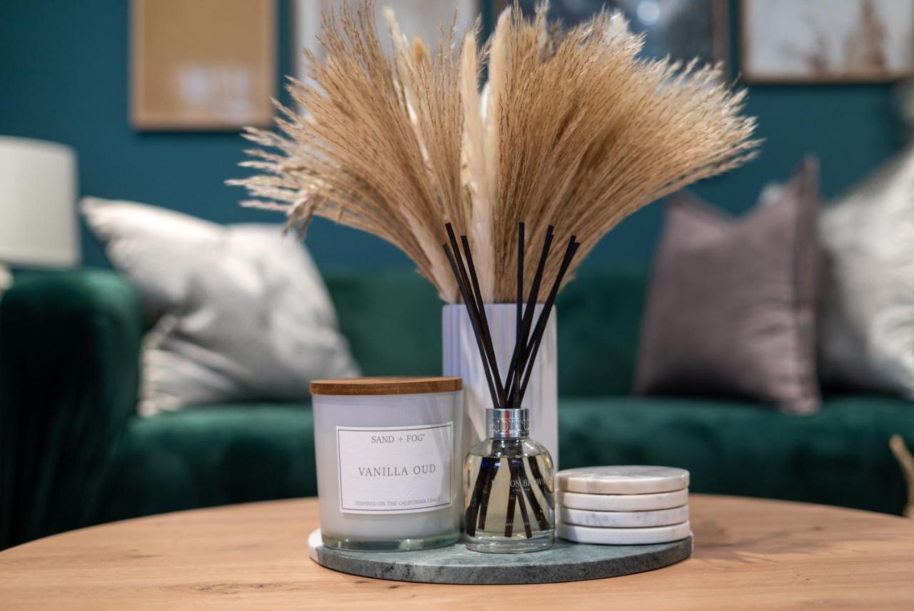 Spring Mount Huge Luxury Full Apartment- Harrogate Centre-Two Extremely Comfy Kingsize Bedrooms-Fully Equipped Modern Kitchen-Cosy Living Room With Huge Tv Екстериор снимка